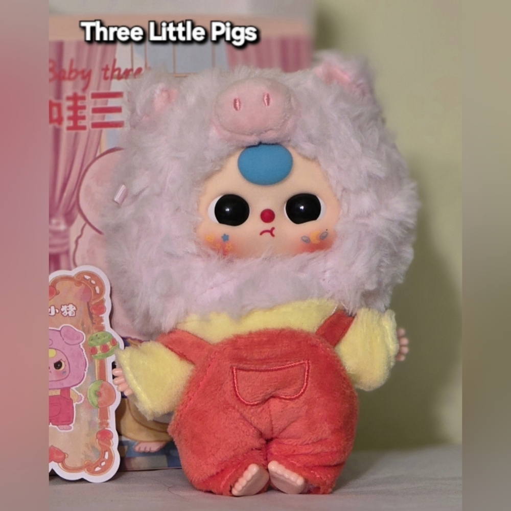 NWT Baby Three Childrens Wonderland - Three Little Pigs Bag Charm/Key Holder